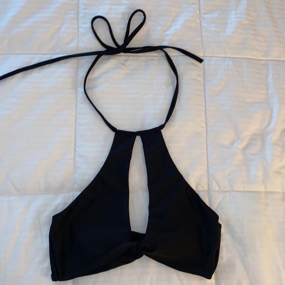 PrettyLittleThing Black Bikini Top